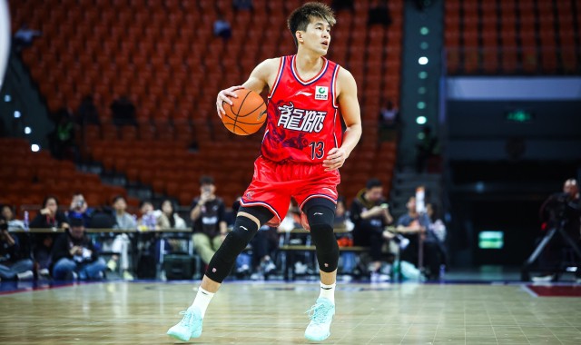 媒体人：我向艾伦妈妈求证过 虽然她说是假的但措辞谨慎似有隐情